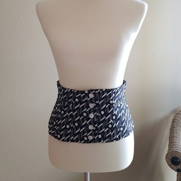 CRISCA TOP W/ WAIST CINCHER - Picture 7 of 9